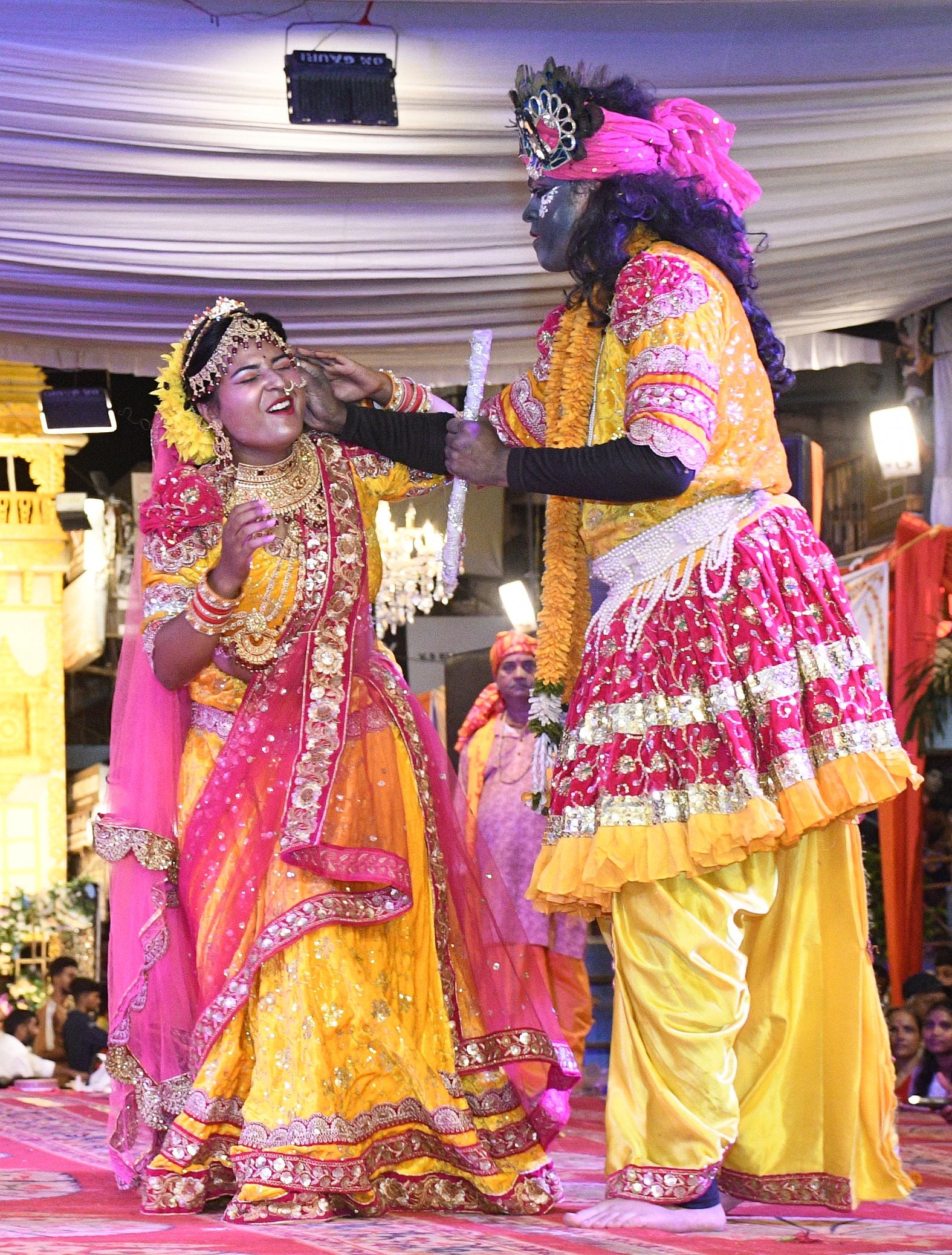भजनों-झांकियों से सजा गणपति का दरबार भजनों-झांकियों से सजा गणपति का दरबार