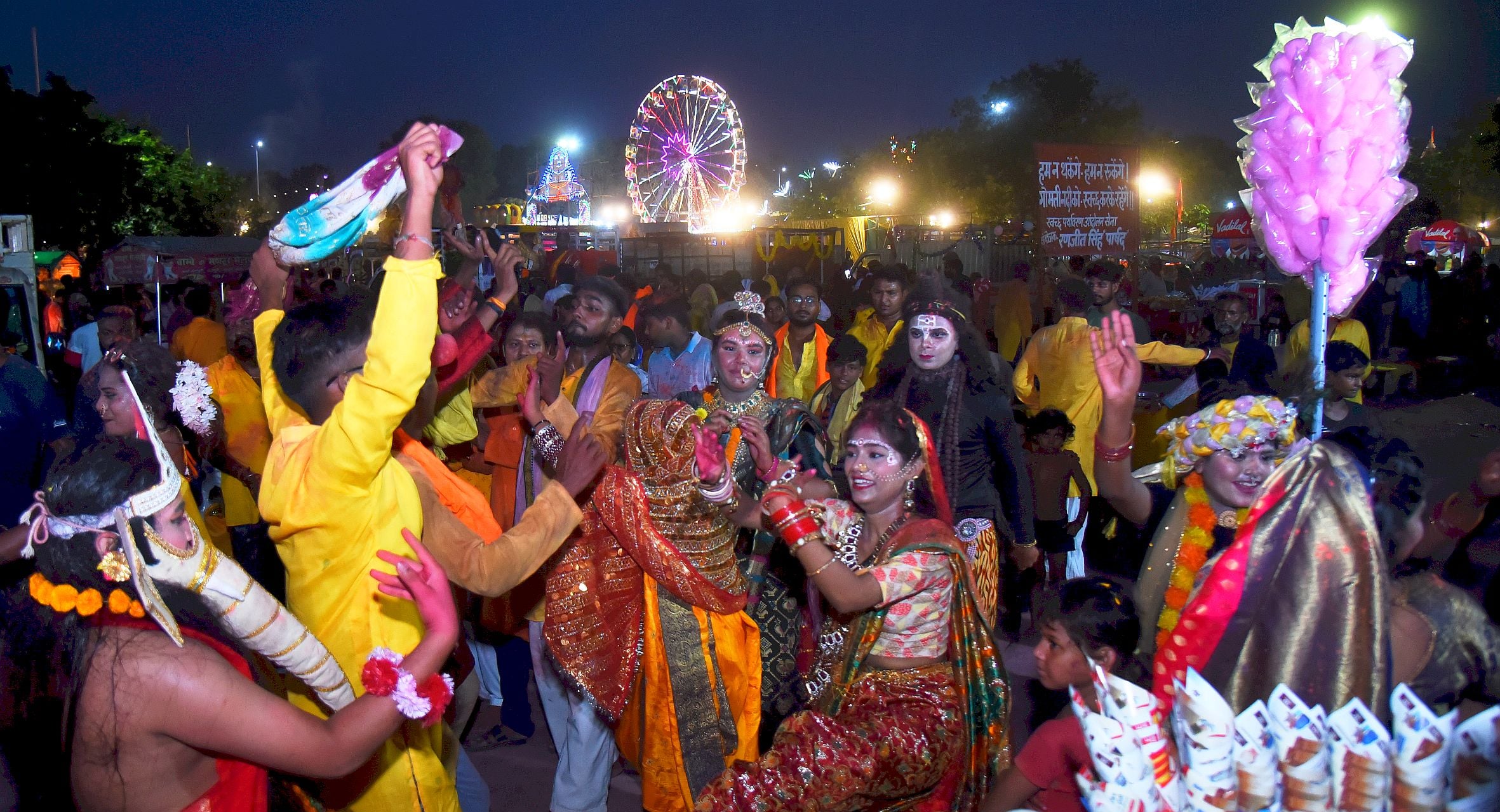 भजनों-झांकियों से सजा गणपति का दरबार भजनों-झांकियों से सजा गणपति का दरबार