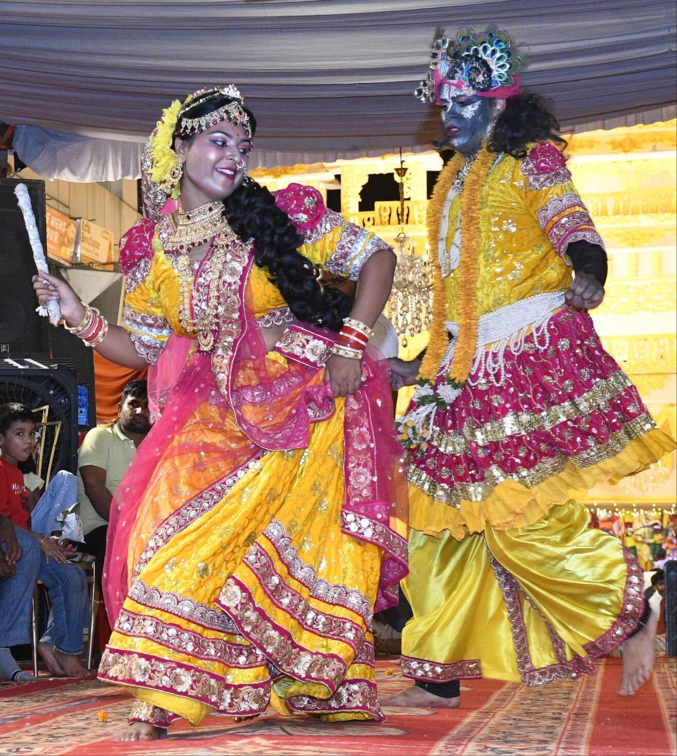 भजनों-झांकियों से सजा गणपति का दरबार भजनों-झांकियों से सजा गणपति का दरबार