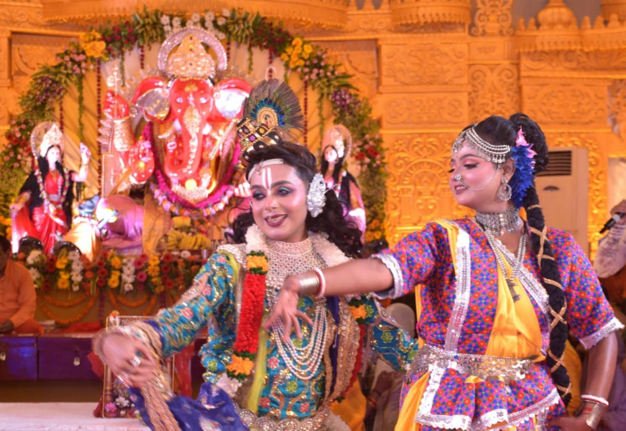 भजनों-झांकियों से सजा गणपति का दरबार भजनों-झांकियों से सजा गणपति का दरबार