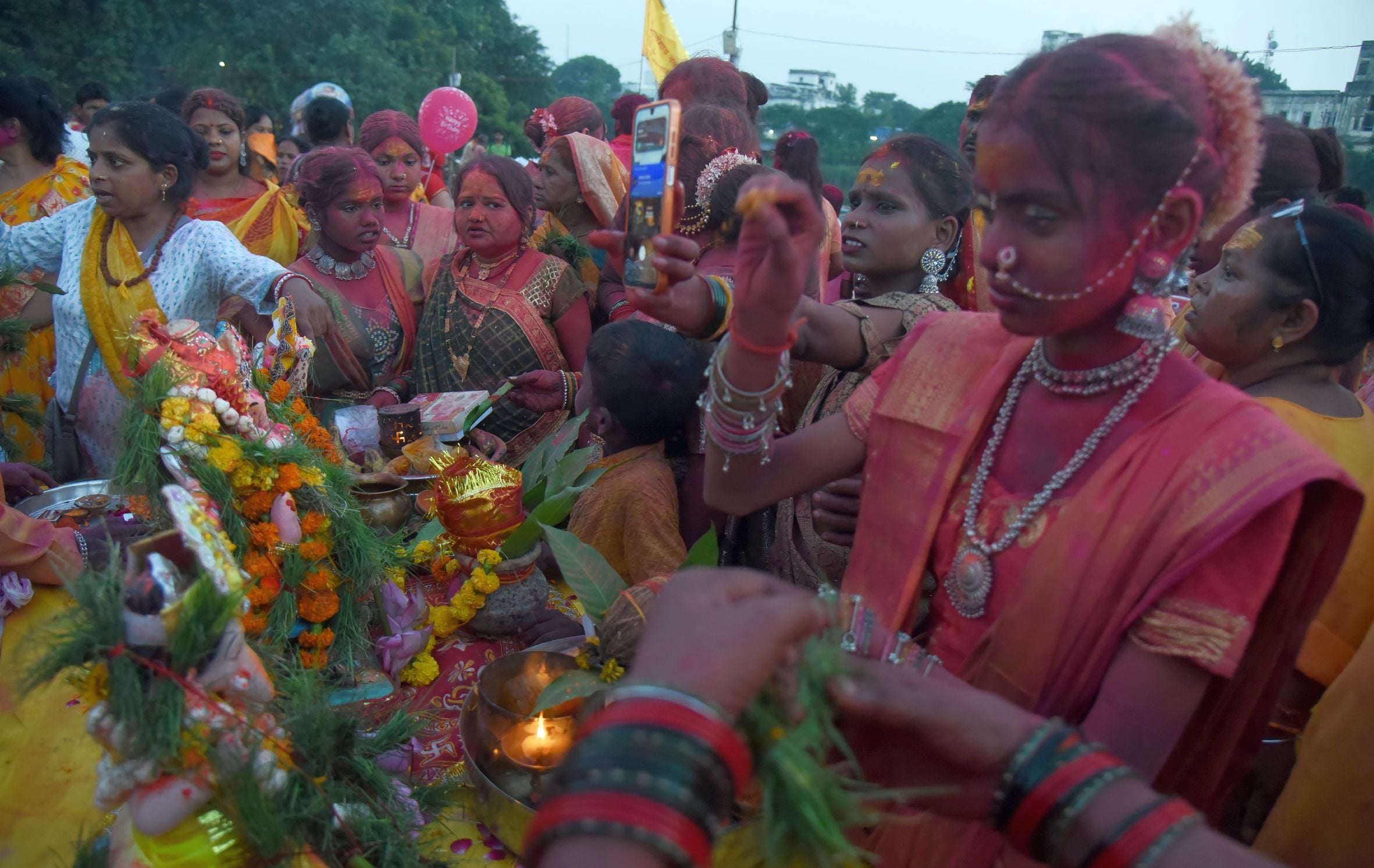 भजनों-झांकियों से सजा गणपति का दरबार भजनों-झांकियों से सजा गणपति का दरबार
