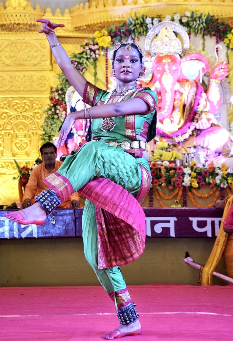 भजनों-झांकियों से सजा गणपति का दरबार भजनों-झांकियों से सजा गणपति का दरबार