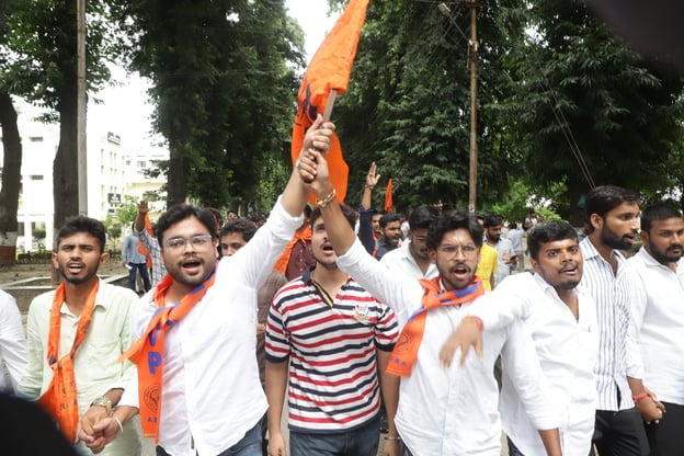 छात्र समस्याओं पर एबीवीपी ने घेरा कुलपति कार्यालय छात्र समस्याओं पर एबीवीपी ने घेरा कुलपति कार्यालय