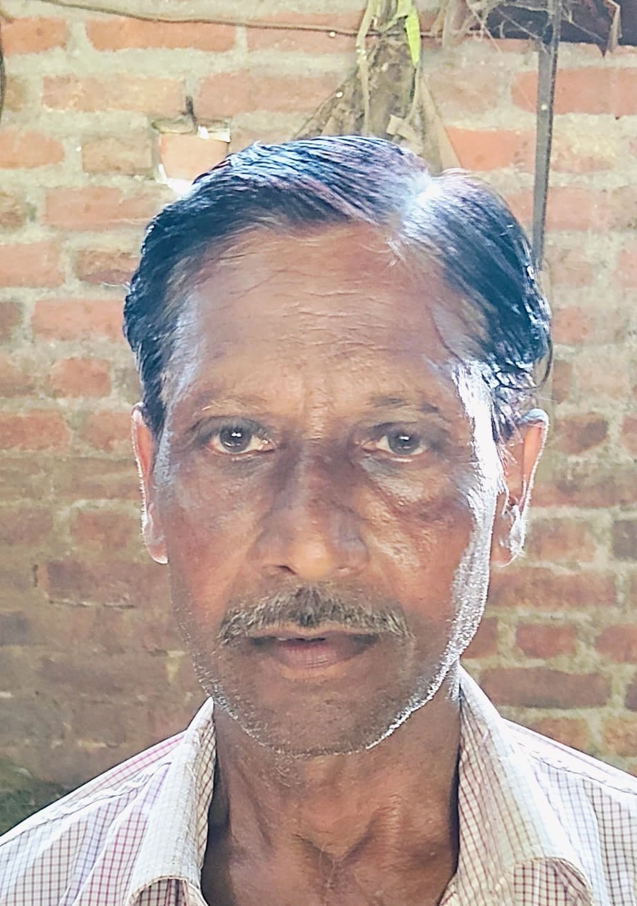 फोटो -16- गड्ढों में तब्दील पांच गांवों के लोगों के लिए बनी सड़क। संवाद फोटो -16- गड्ढों में तब्दील पांच गांवों के लोगों के लिए बनी सड़क। संवाद