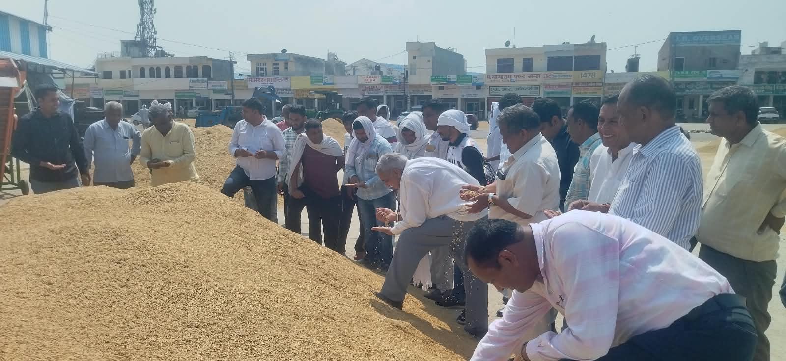 कुरुक्षेत्र। थानेसर अनाजमंडी का दृश्य। संवाद कुरुक्षेत्र। थानेसर अनाजमंडी का दृश्य। संवाद