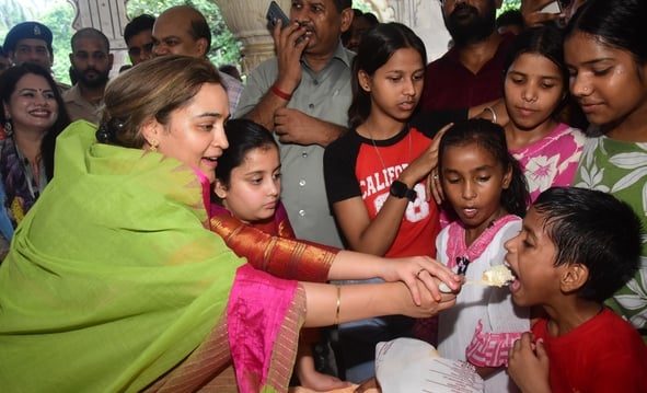 बेटी के साथ चिड़ियाघर पहुंचीं अपर्णा यादव। बेटी के साथ चिड़ियाघर पहुंचीं अपर्णा यादव।