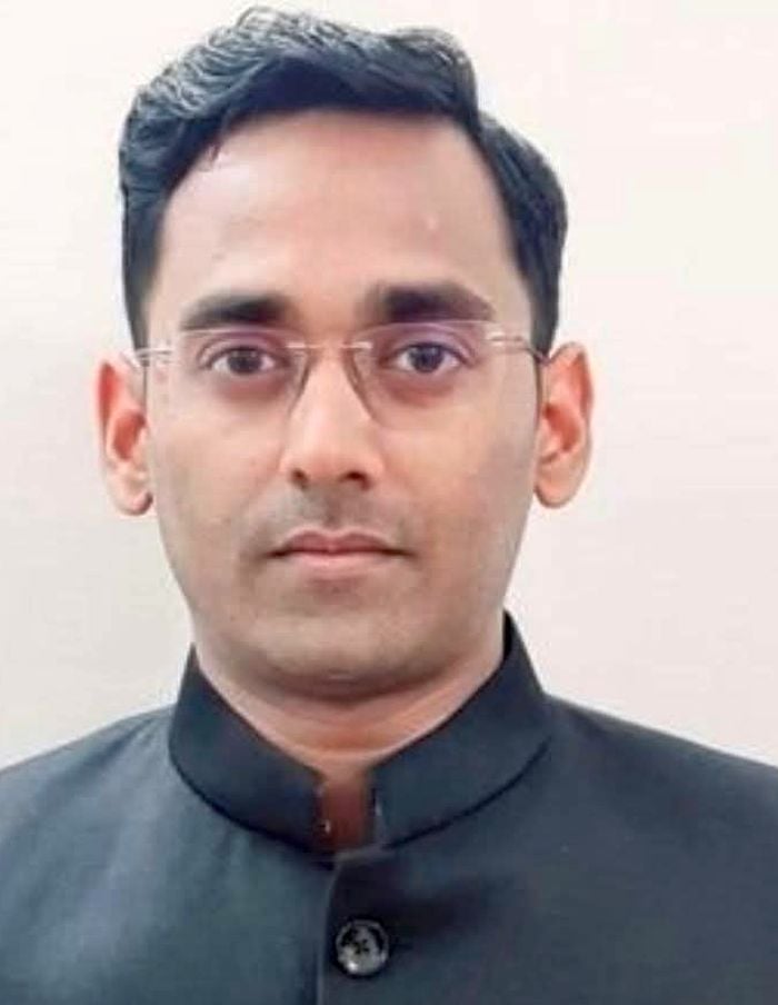 फोटो 22 एमएएचपी 15 परिचय-डीएम प्रभास कुमार। स्रोत: इंटरनेट फोटो 22 एमएएचपी 15 परिचय-डीएम प्रभास कुमार। स्रोत: इंटरनेट