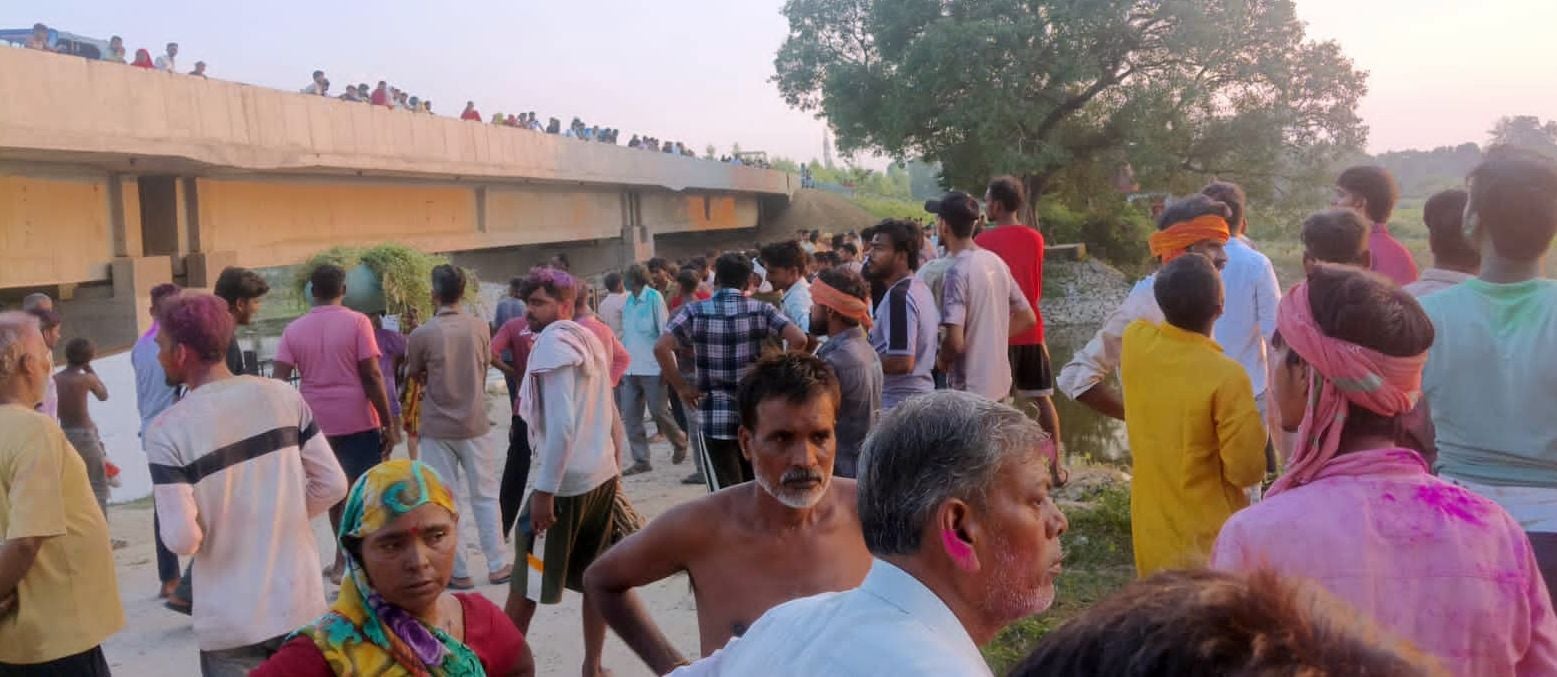 हरी प्रसाद, धीरज और प्रमोद। हरी प्रसाद, धीरज और प्रमोद।