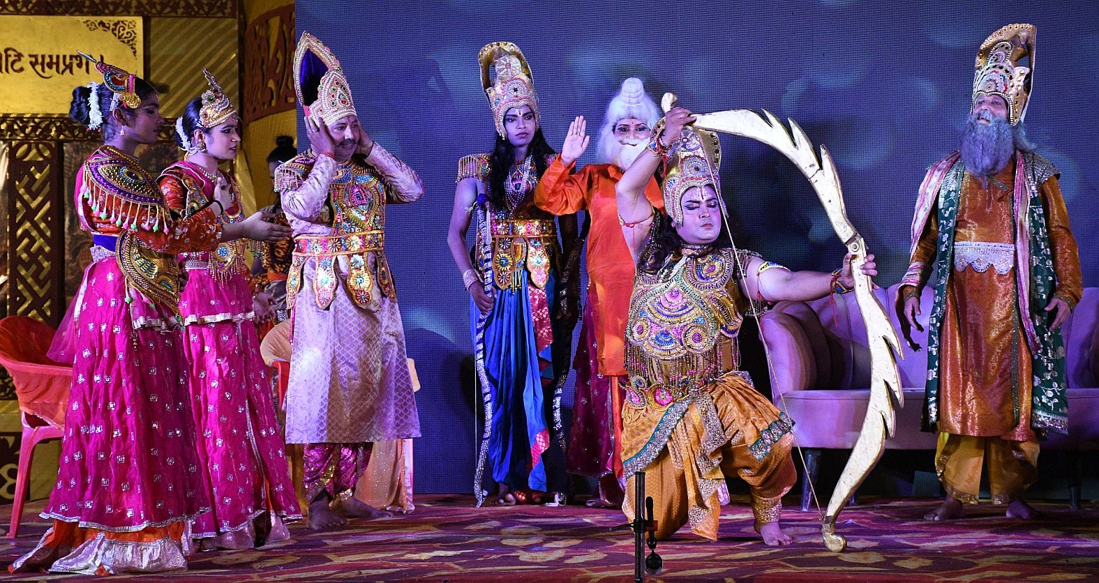 पेपर मिल कॉलोनी स्थित अक्षयवर मल्ल पार्क में गणपति के दरबार में अनुज अर्जुन मिश्रा डांस कंपनी क पेपर मिल कॉलोनी स्थित अक्षयवर मल्ल पार्क में गणपति के दरबार में अनुज अर्जुन मिश्रा डांस कंपनी क
