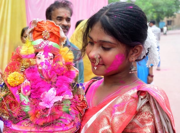 पेपर मिल कॉलोनी स्थित अक्षयवर मल्ल पार्क में गणपति के दरबार में अनुज अर्जुन मिश्रा डांस कंपनी क पेपर मिल कॉलोनी स्थित अक्षयवर मल्ल पार्क में गणपति के दरबार में अनुज अर्जुन मिश्रा डांस कंपनी क