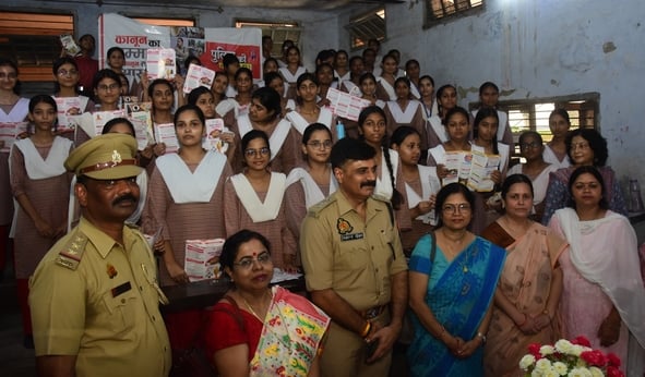 पेपर मिल कॉलोनी स्थित अक्षयवर मल्ल पार्क में गणपति के दरबार में अनुज अर्जुन मिश्रा डांस कंपनी क पेपर मिल कॉलोनी स्थित अक्षयवर मल्ल पार्क में गणपति के दरबार में अनुज अर्जुन मिश्रा डांस कंपनी क