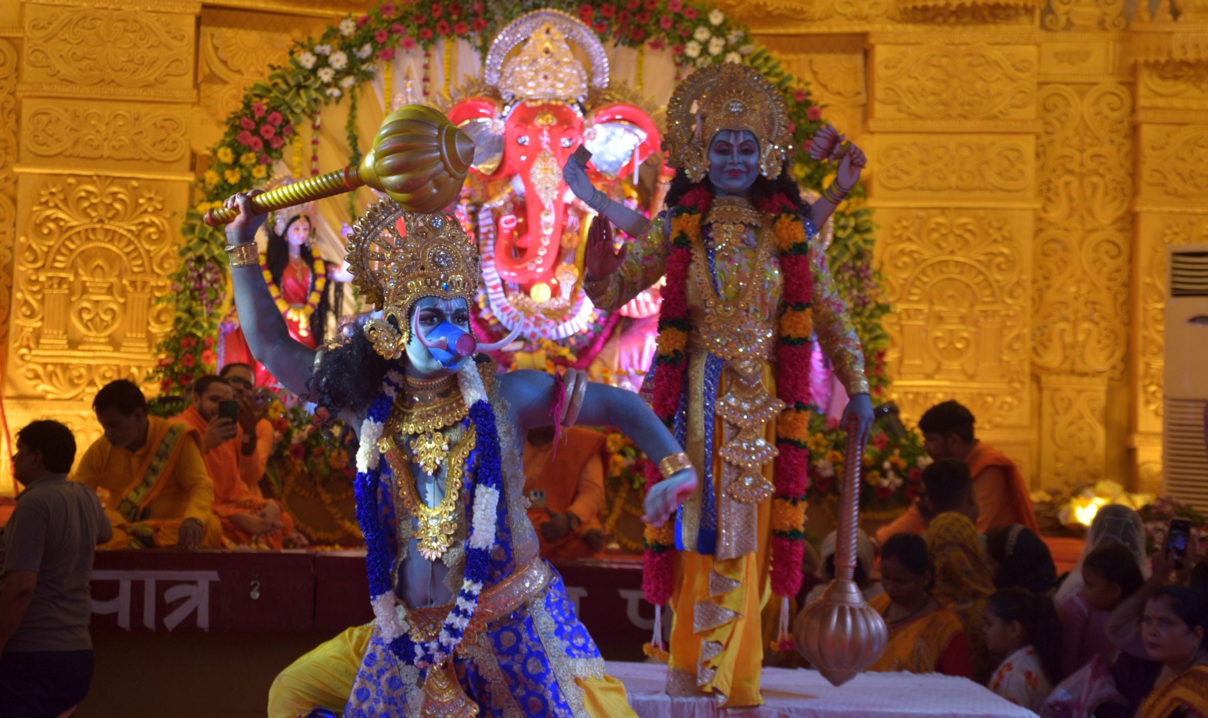 पेपर मिल कॉलोनी स्थित अक्षयवर मल्ल पार्क में गणपति के दरबार में अनुज अर्जुन मिश्रा डांस कंपनी क पेपर मिल कॉलोनी स्थित अक्षयवर मल्ल पार्क में गणपति के दरबार में अनुज अर्जुन मिश्रा डांस कंपनी क