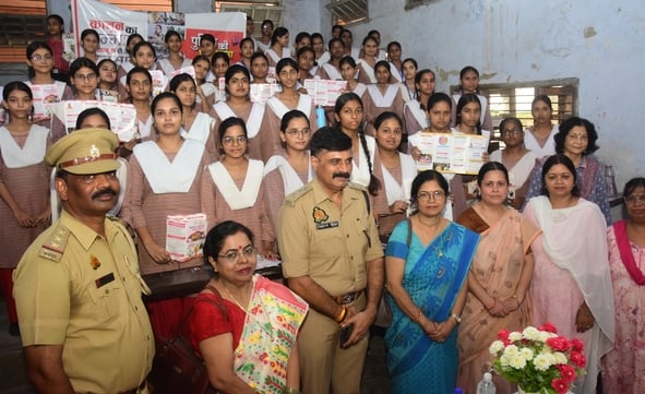 पेपर मिल कॉलोनी स्थित अक्षयवर मल्ल पार्क में गणपति के दरबार में अनुज अर्जुन मिश्रा डांस कंपनी क पेपर मिल कॉलोनी स्थित अक्षयवर मल्ल पार्क में गणपति के दरबार में अनुज अर्जुन मिश्रा डांस कंपनी क