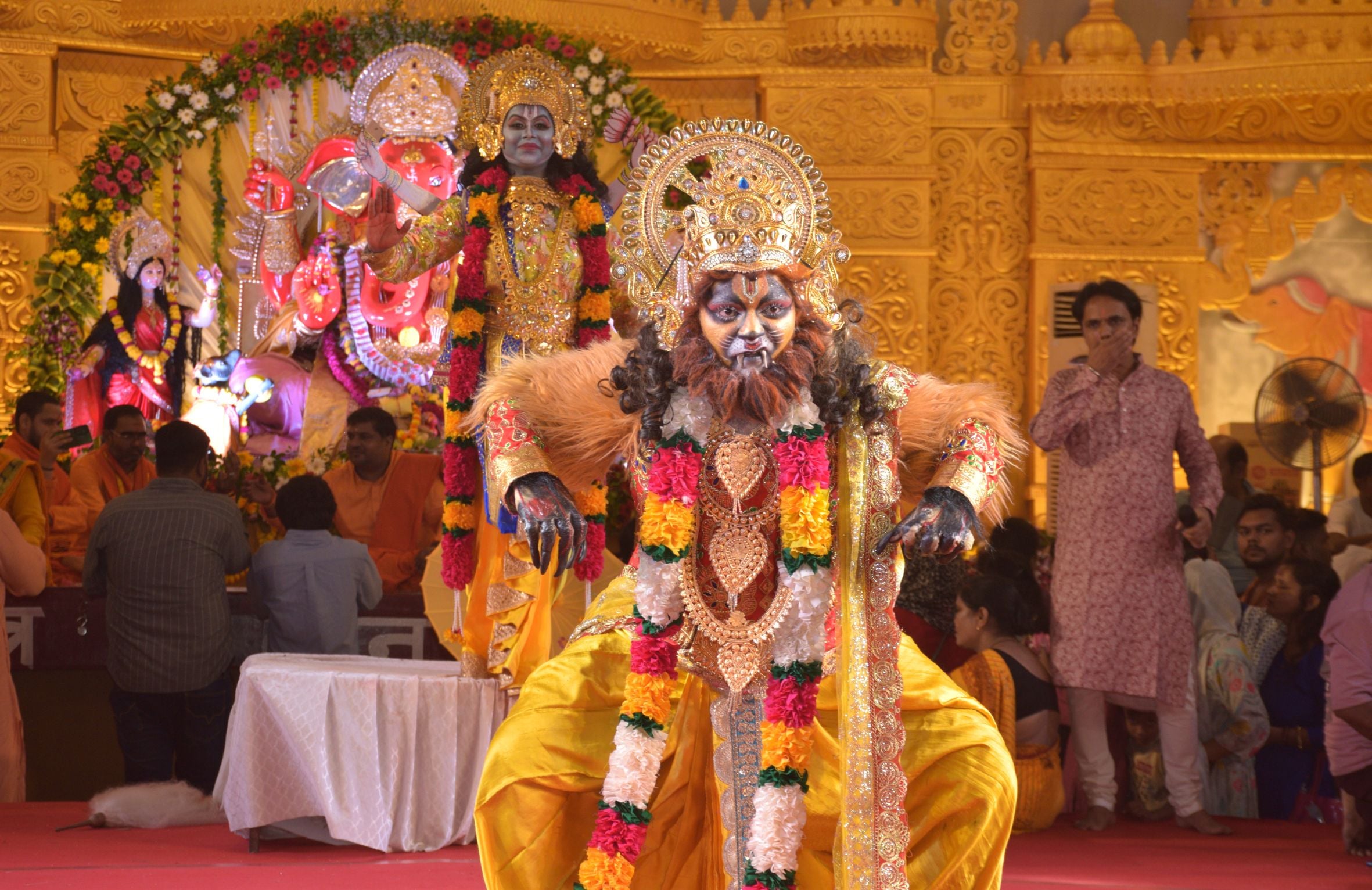 पेपर मिल कॉलोनी स्थित अक्षयवर मल्ल पार्क में गणपति के दरबार में अनुज अर्जुन मिश्रा डांस कंपनी क पेपर मिल कॉलोनी स्थित अक्षयवर मल्ल पार्क में गणपति के दरबार में अनुज अर्जुन मिश्रा डांस कंपनी क