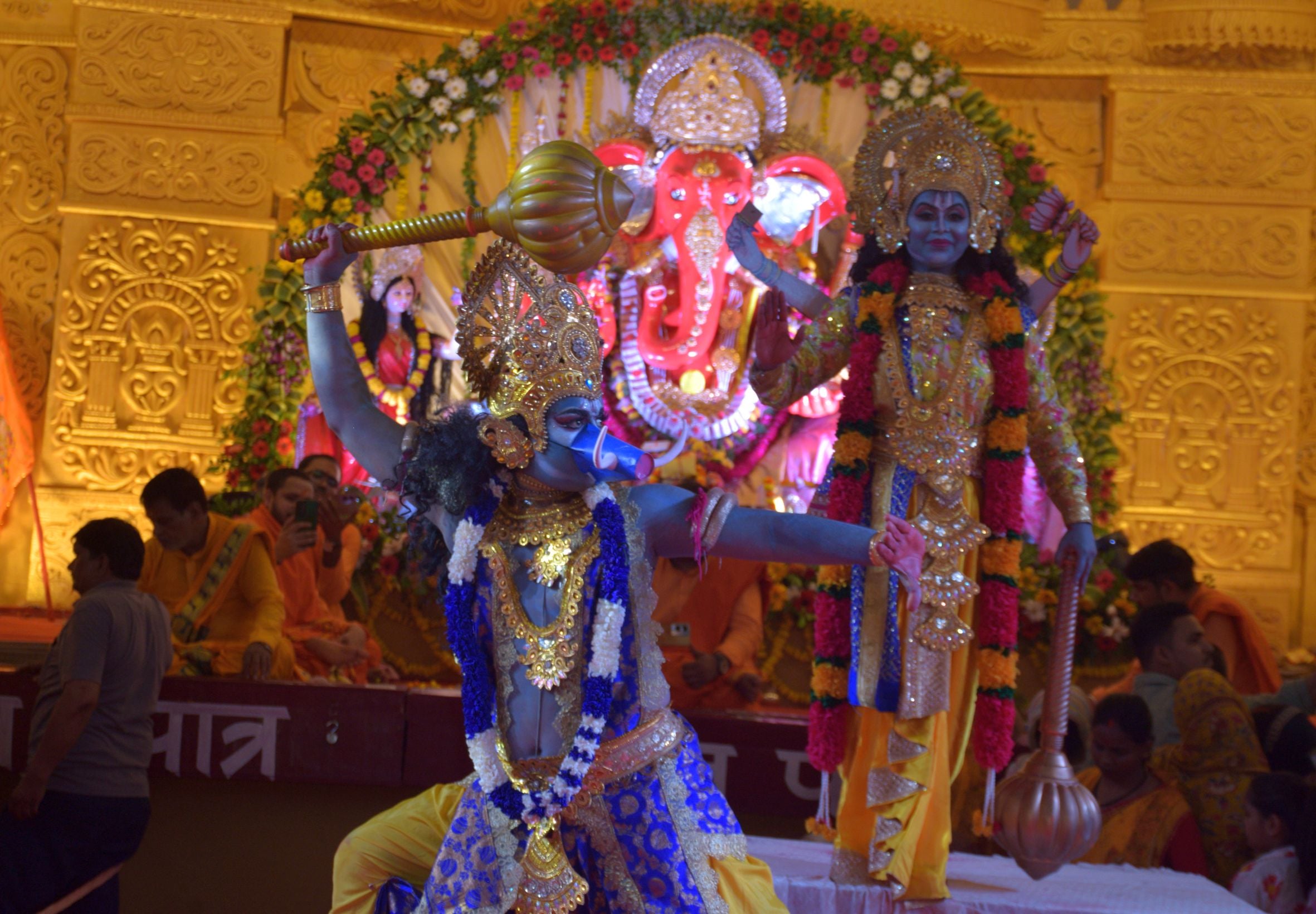 पेपर मिल कॉलोनी स्थित अक्षयवर मल्ल पार्क में गणपति के दरबार में अनुज अर्जुन मिश्रा डांस कंपनी क पेपर मिल कॉलोनी स्थित अक्षयवर मल्ल पार्क में गणपति के दरबार में अनुज अर्जुन मिश्रा डांस कंपनी क
