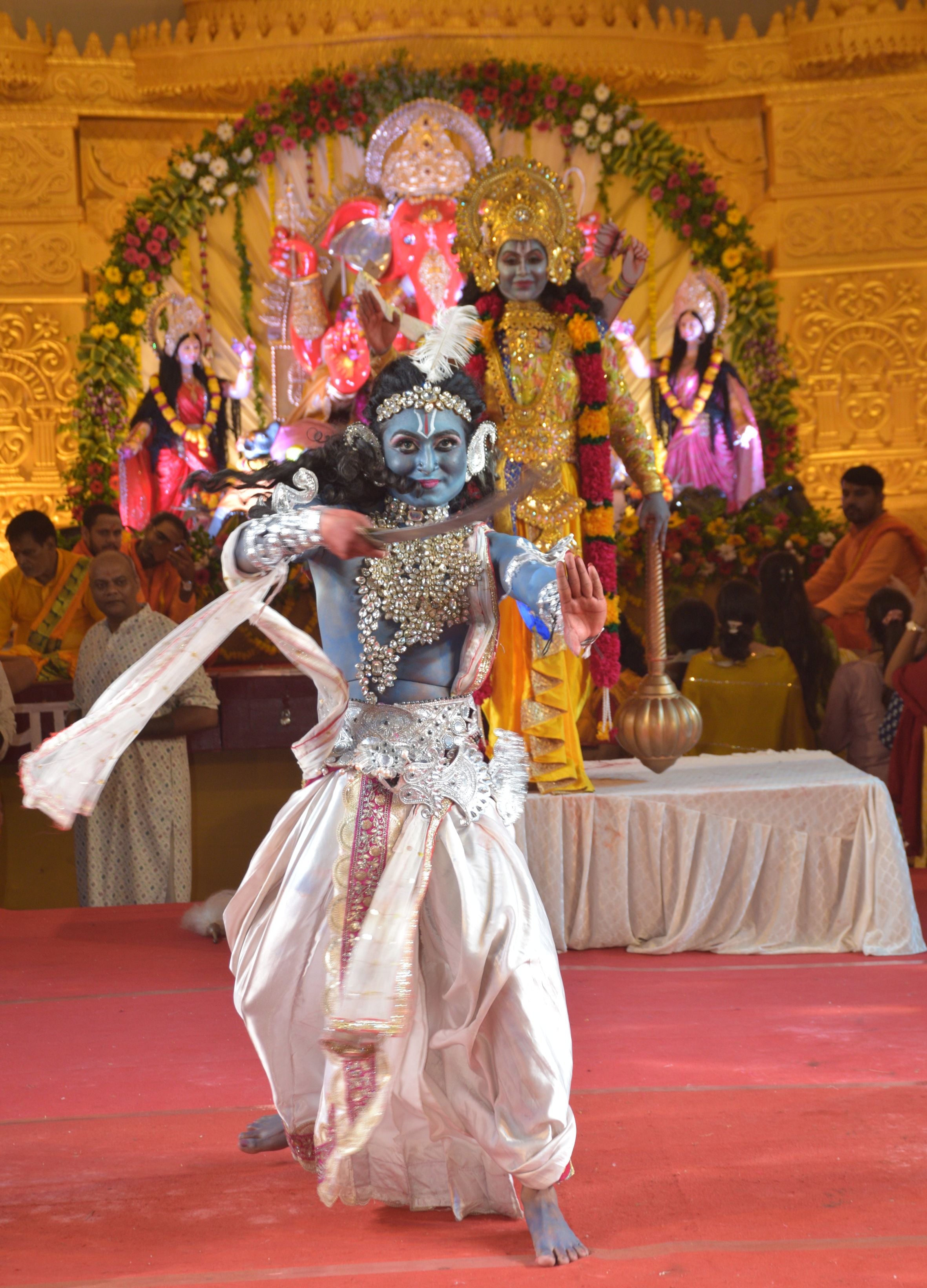 पेपर मिल कॉलोनी स्थित अक्षयवर मल्ल पार्क में गणपति के दरबार में अनुज अर्जुन मिश्रा डांस कंपनी क पेपर मिल कॉलोनी स्थित अक्षयवर मल्ल पार्क में गणपति के दरबार में अनुज अर्जुन मिश्रा डांस कंपनी क