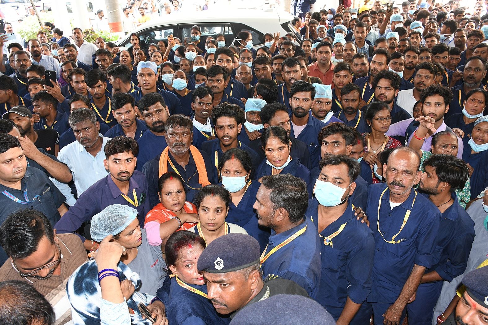 प्रदर्शन करते सफाईकर्मी। प्रदर्शन करते सफाईकर्मी।