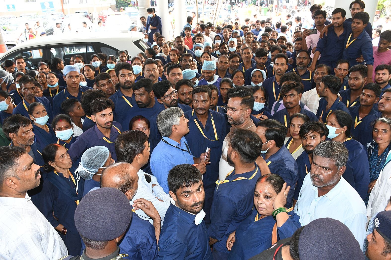 प्रदर्शन करते सफाईकर्मी। प्रदर्शन करते सफाईकर्मी।