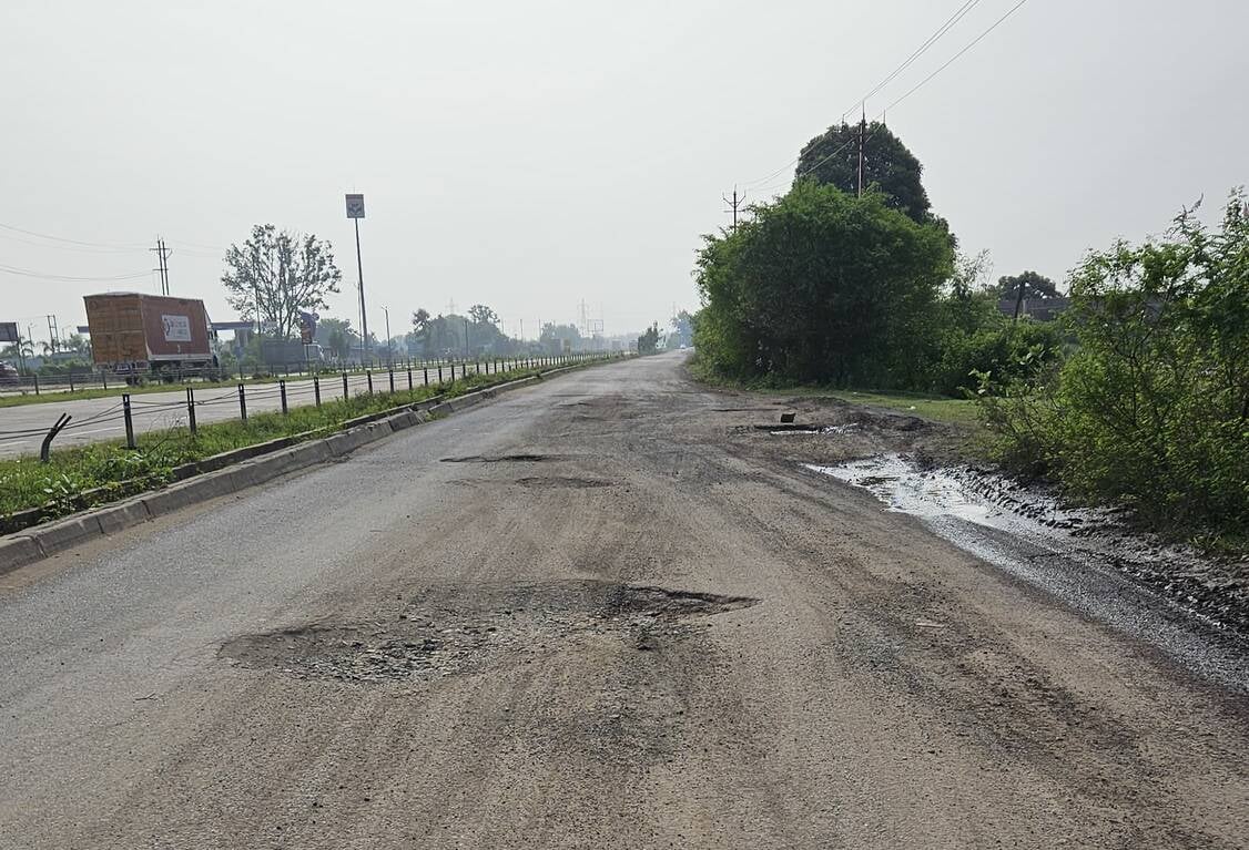 चार माह से सड़क की हालत बदतर