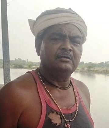 फाेटो- 21 रनवां से कोरीपुरा के बीच क्षतिग्रस्त पुल। संवाद