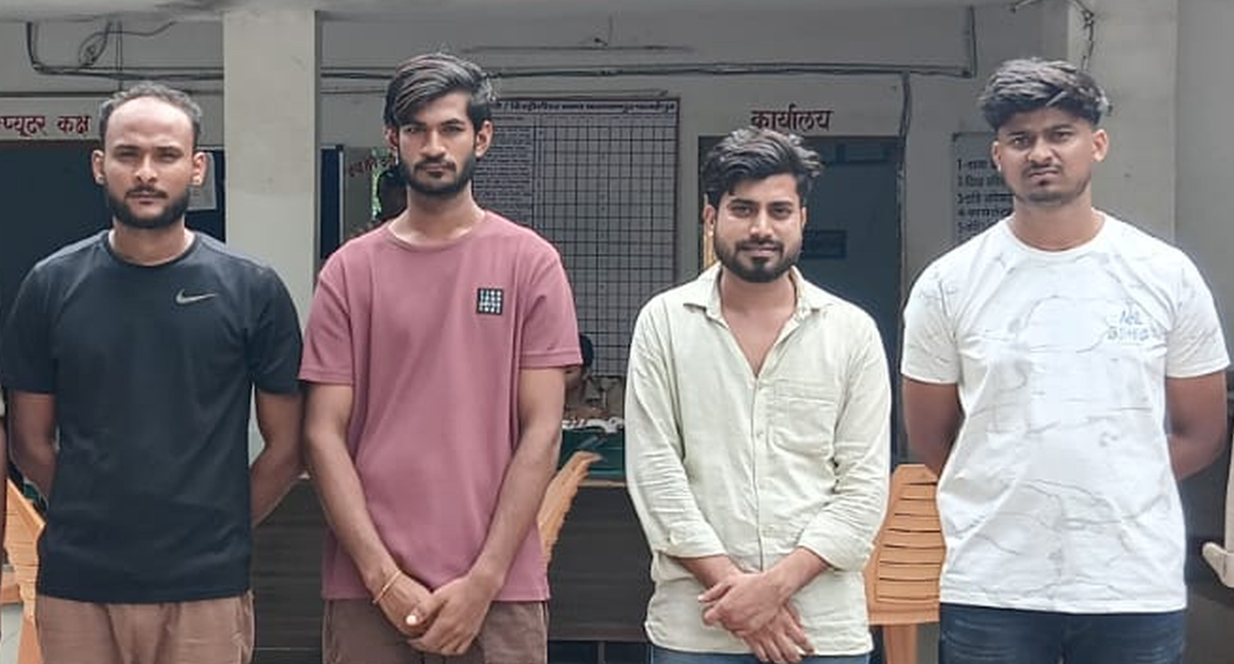 फोटो-26-कल्यानपुर थाने में पकड़े गए आरोपी। स्रोत: पुलिस फोटो-26-कल्यानपुर थाने में पकड़े गए आरोपी। स्रोत: पुलिस