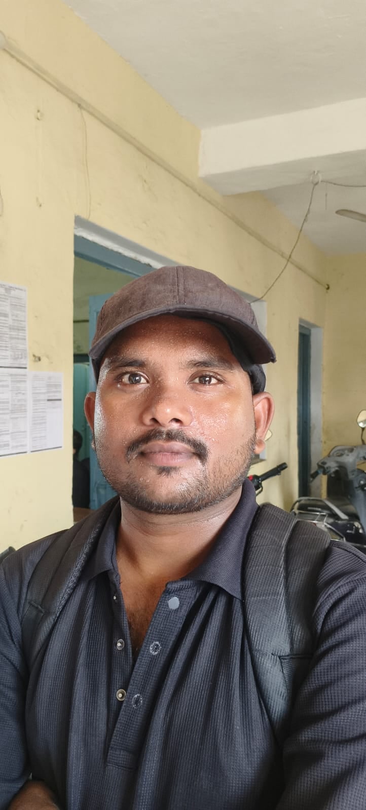 फोटो-33- रोजगार मेले में युवाओं को जानकारी देते कंपनी के प्रतिनिधि। स्रोत : सेवायोजन