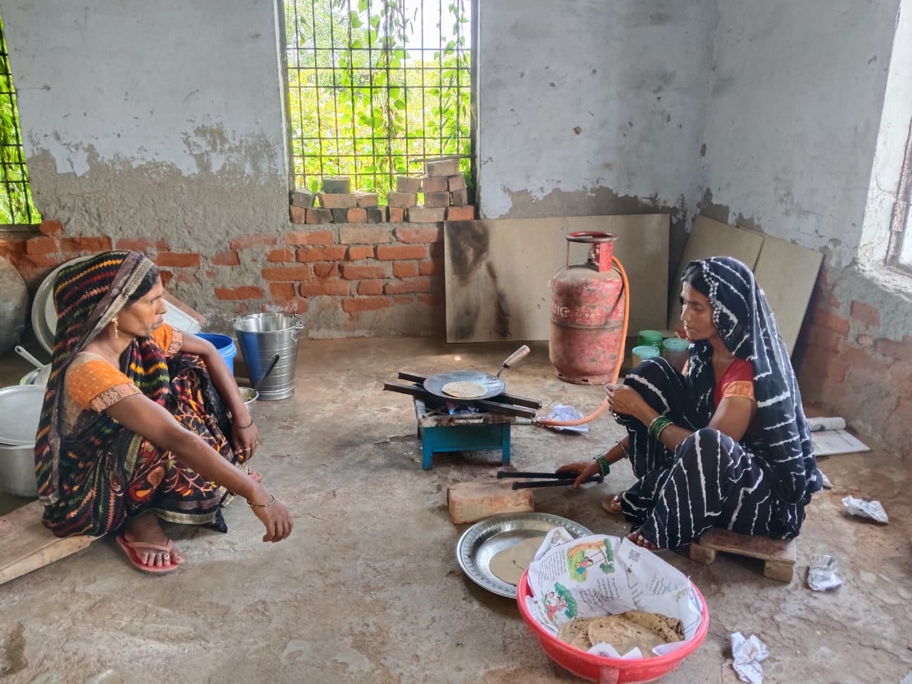 फोटो-43-प्राथमिक विद्यालय टिमरुख में मौजूद ज्वाइंट मजिस्ट्रेट नारायणी भाटिया, डीडीओ कमलेश कुमार फोटो-43-प्राथमिक विद्यालय टिमरुख में मौजूद ज्वाइंट मजिस्ट्रेट नारायणी भाटिया, डीडीओ कमलेश कुमार