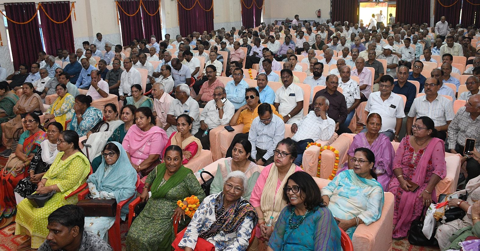 पेंशनर्स को मिले कैशलेस इलाज, ग्रेच्युटी का पूरा भुगतान। पेंशनर्स को मिले कैशलेस इलाज, ग्रेच्युटी का पूरा भुगतान।