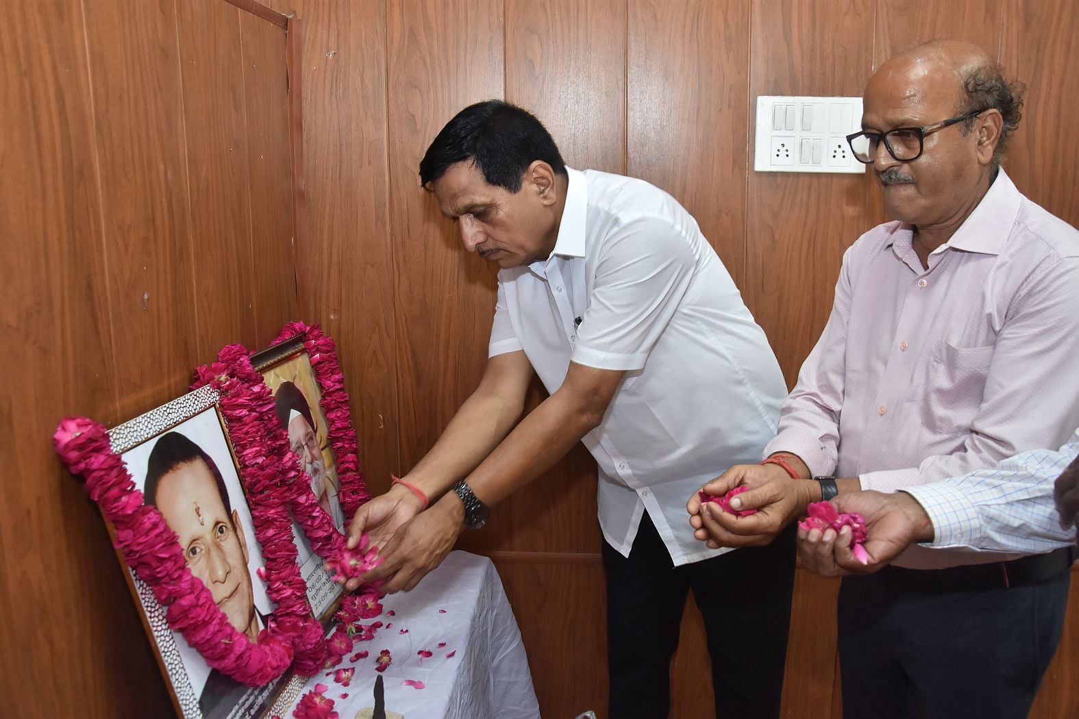 पेंशनर्स को मिले कैशलेस इलाज, ग्रेच्युटी का पूरा भुगतान। पेंशनर्स को मिले कैशलेस इलाज, ग्रेच्युटी का पूरा भुगतान।