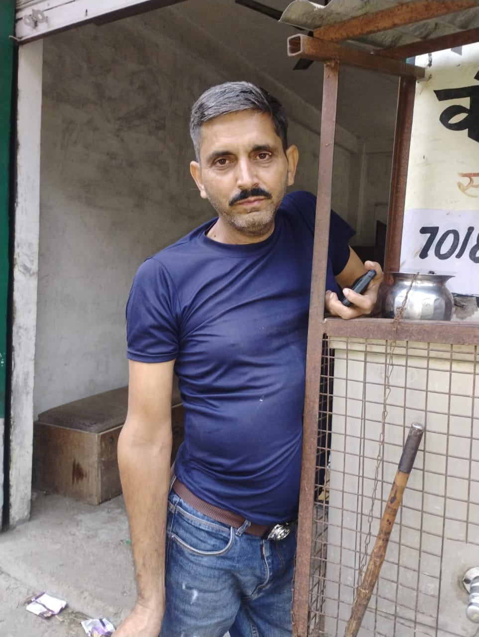 दिम्मी से झंबर संपर्क सड़क खस्ताहाल। संवाद दिम्मी से झंबर संपर्क सड़क खस्ताहाल। संवाद