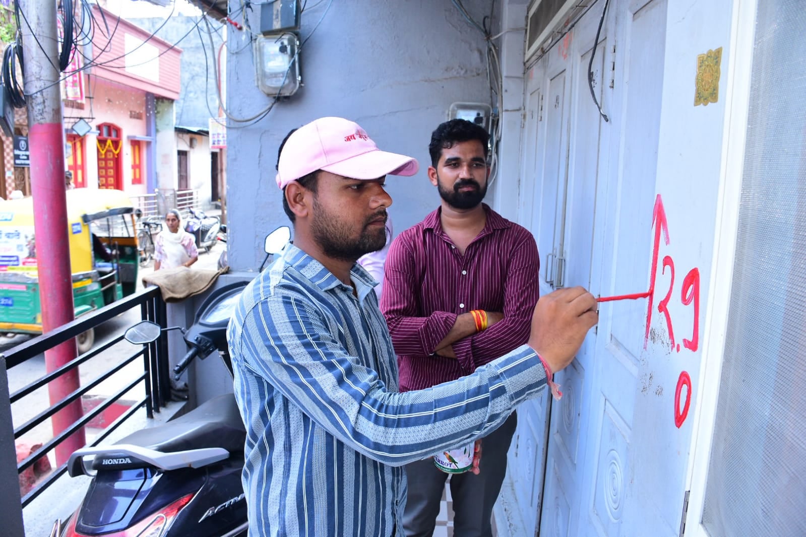 मुख्यमंत्री के मकान पर हुई नंबरिंग