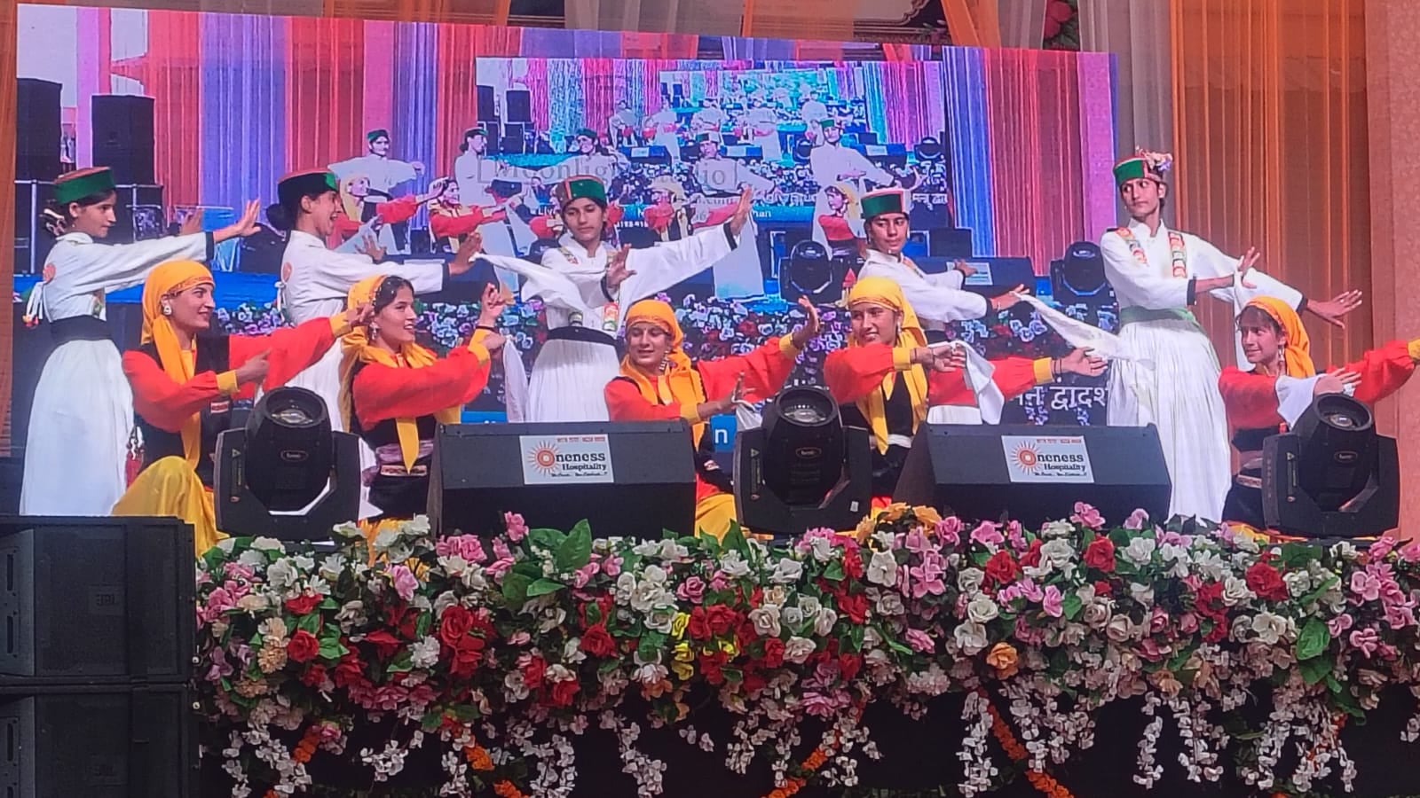सराहां महाविद्यालय में आयोजित कार्यक्रम में भाग लेते छात्र। संवाद सराहां महाविद्यालय में आयोजित कार्यक्रम में भाग लेते छात्र। संवाद