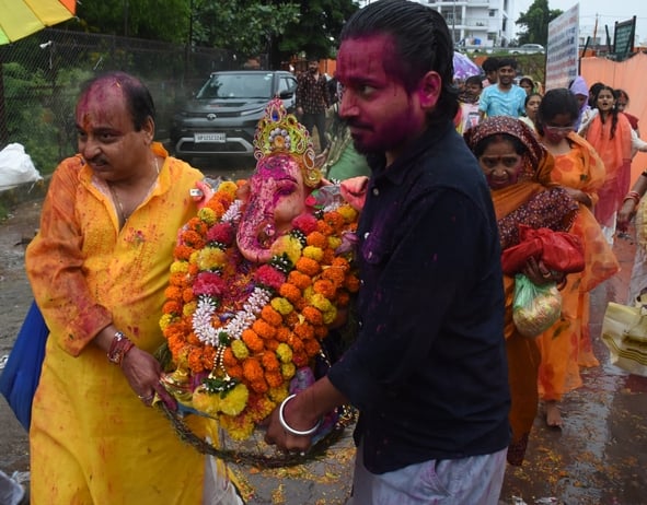 बप्पा की विदाई में बरसे मेघ बप्पा की विदाई में बरसे मेघ