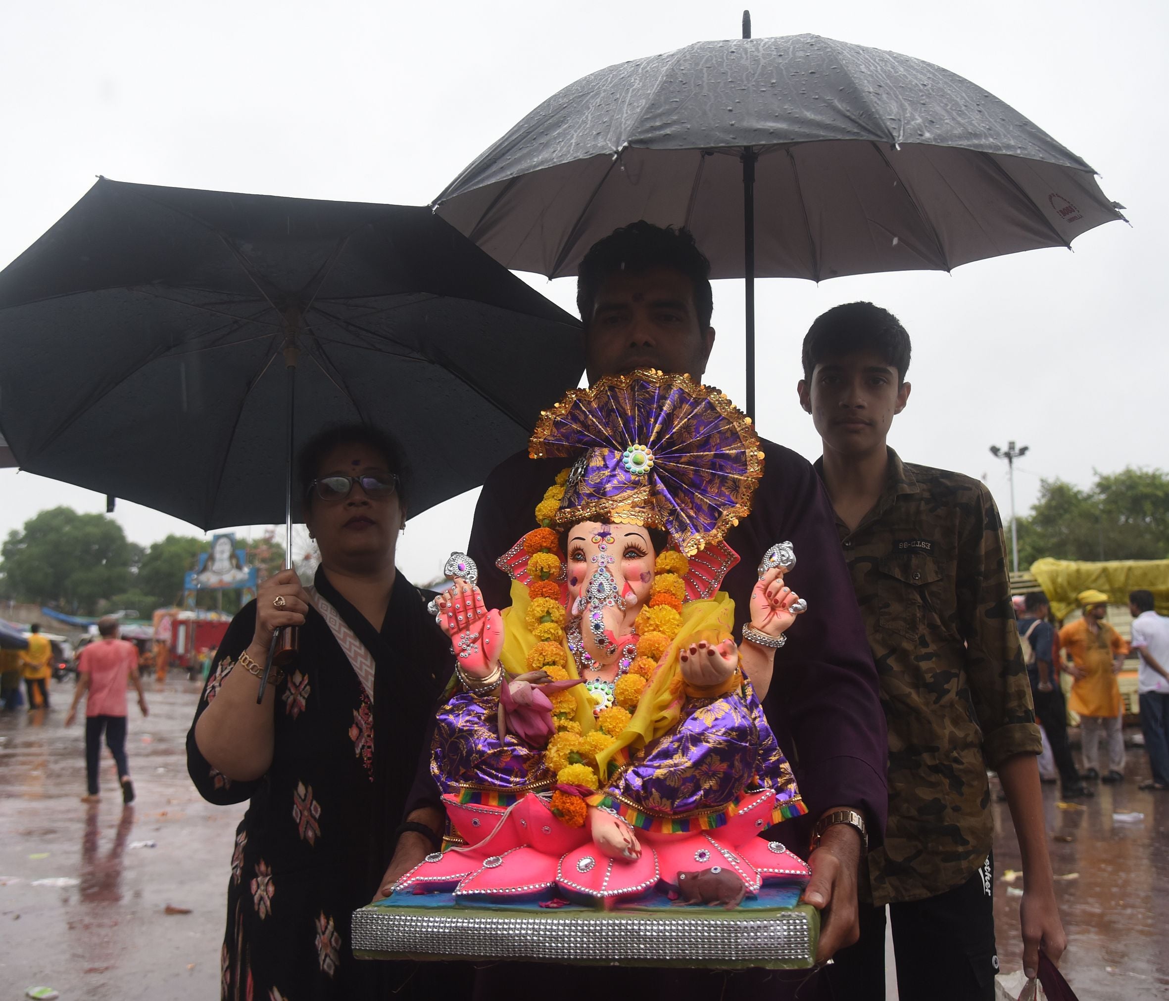 बप्पा की विदाई में बरसे मेघ बप्पा की विदाई में बरसे मेघ