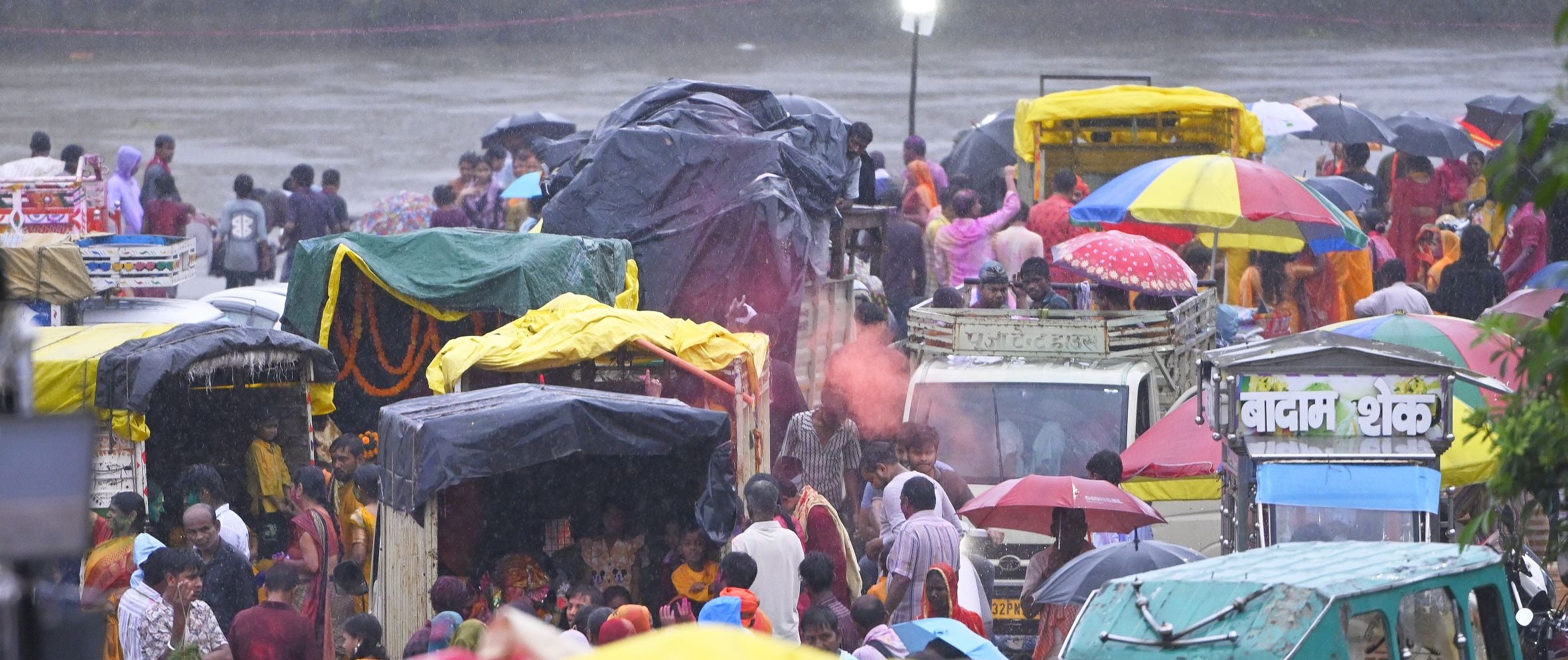 बप्पा की विदाई में बरसे मेघ बप्पा की विदाई में बरसे मेघ