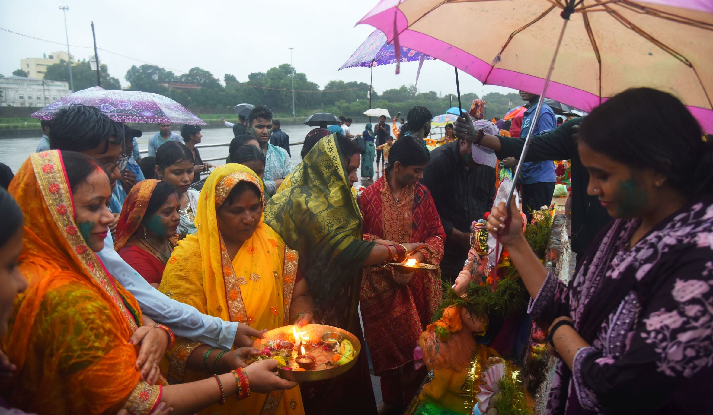 बप्पा की विदाई में बरसे मेघ बप्पा की विदाई में बरसे मेघ