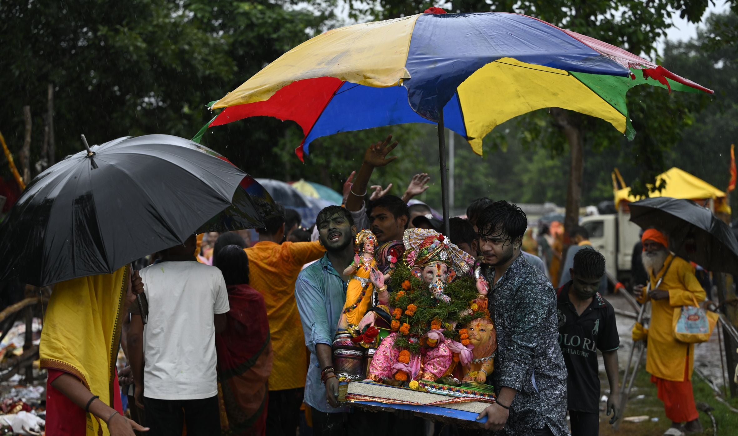 बप्पा की विदाई में बरसे मेघ बप्पा की विदाई में बरसे मेघ