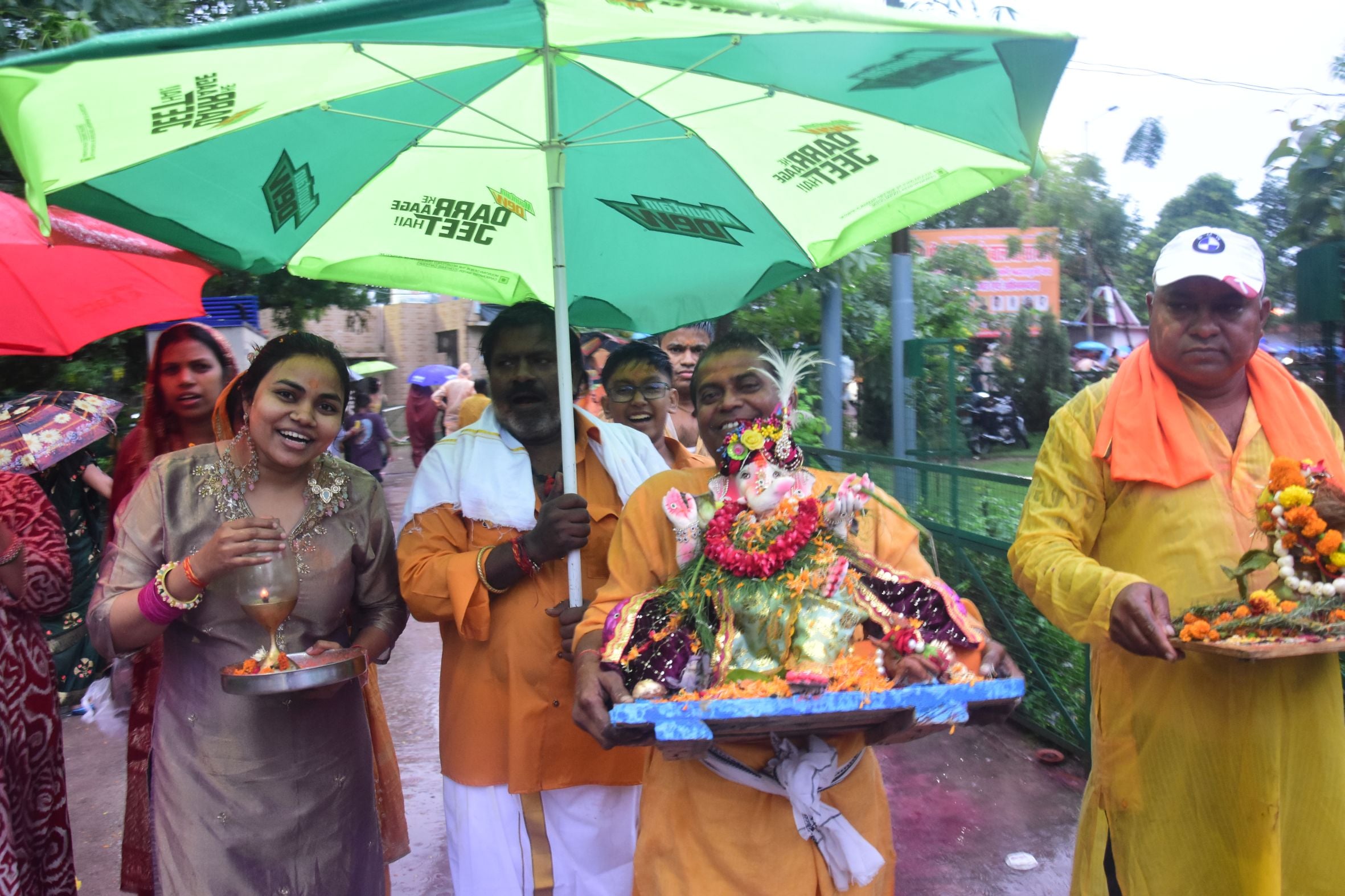 बप्पा की विदाई में बरसे मेघ बप्पा की विदाई में बरसे मेघ