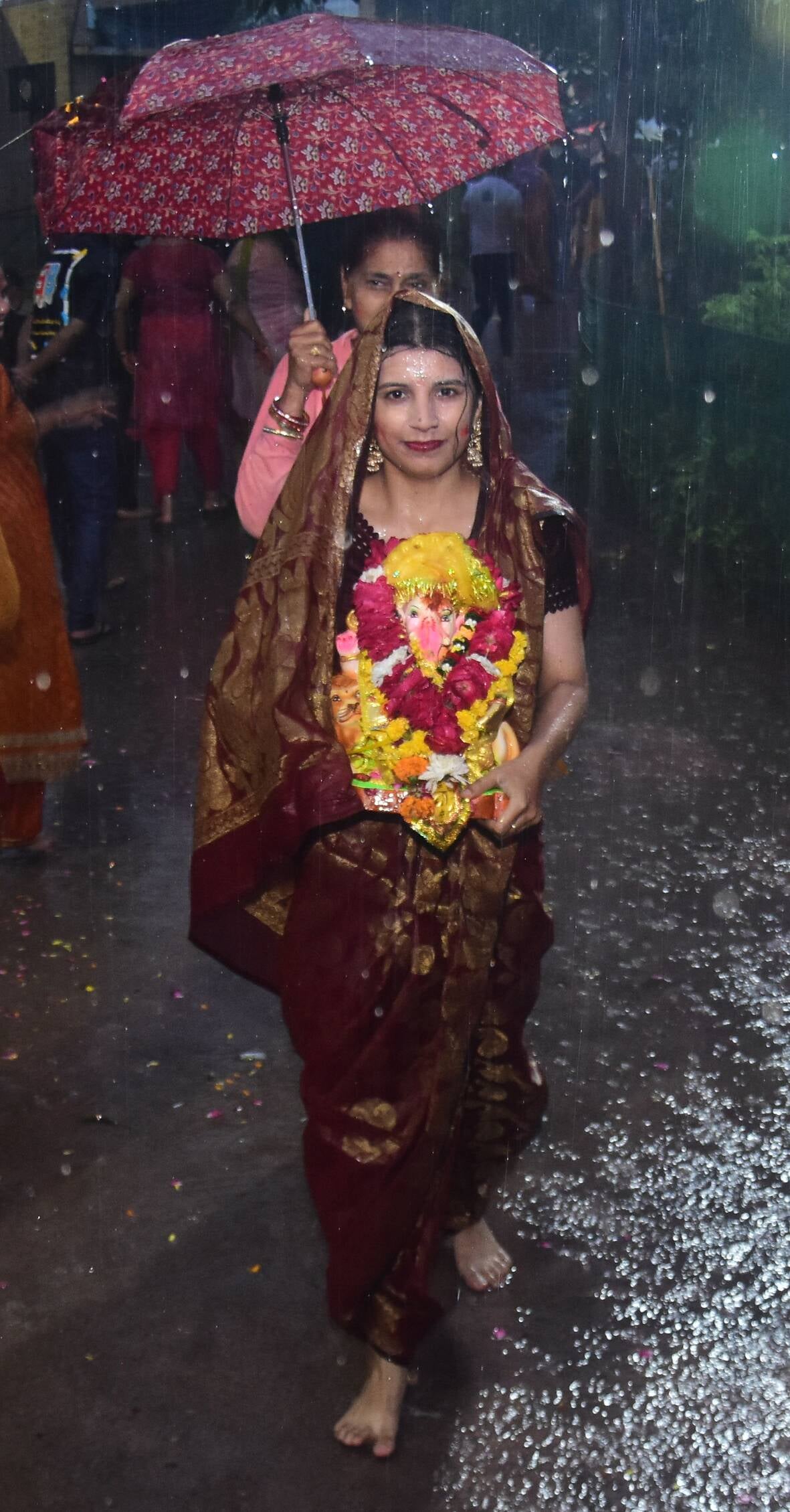 बप्पा की विदाई में बरसे मेघ बप्पा की विदाई में बरसे मेघ