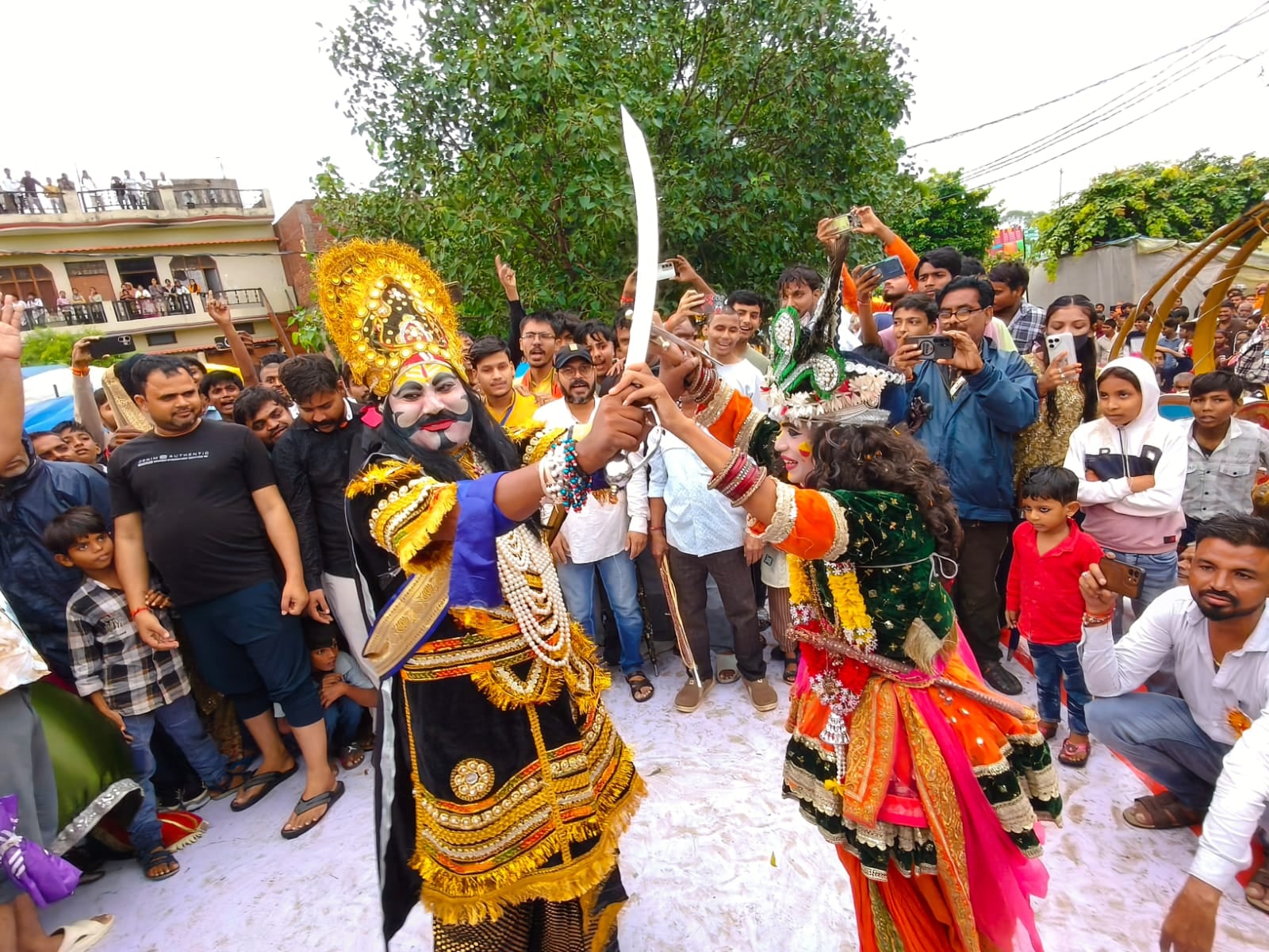 फोटो26एचएएमपी 39- नागनाथन लीला का मंचन करते बाल कलाकार। संवाद फोटो26एचएएमपी 39- नागनाथन लीला का मंचन करते बाल कलाकार। संवाद