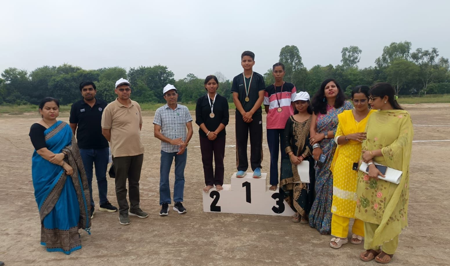 26जेएनडी30: दौड़ प्रतियोगिता में दम दिखाते हुए कॉलेज की छात्राएं। संवाद 26जेएनडी30: दौड़ प्रतियोगिता में दम दिखाते हुए कॉलेज की छात्राएं। संवाद