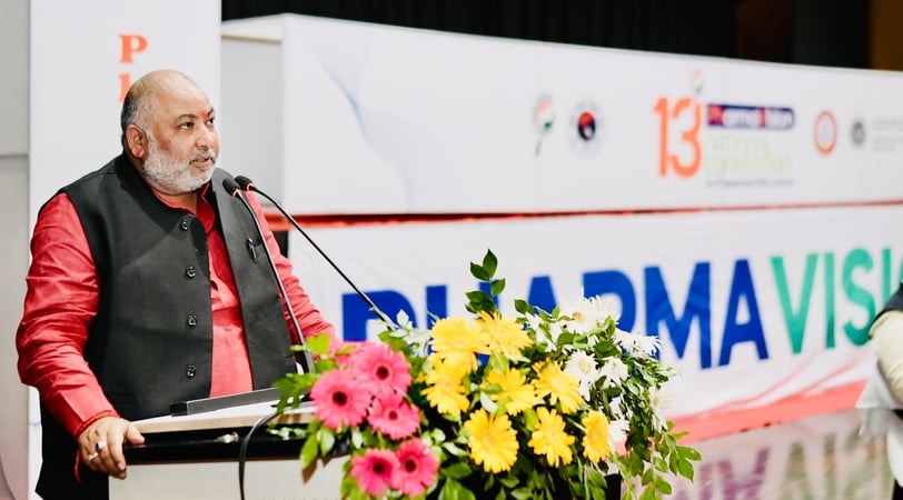अधिवेशन में परिवहन मंत्री दयाशंकर सिंह को संबोधन सुनते उपसि्थ्ात लोग। स्रोत ः आयोजक अधिवेशन में परिवहन मंत्री दयाशंकर सिंह को संबोधन सुनते उपसि्थ्ात लोग। स्रोत ः आयोजक