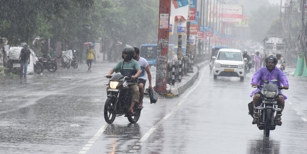 राजधानी में शनिवार को भी बारिश का सिलसिला चला। राजधानी में शनिवार को भी बारिश का सिलसिला चला।