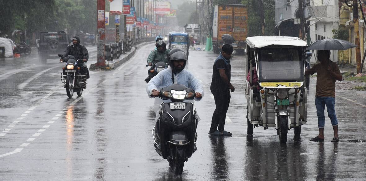 राजधानी में शनिवार को भी बारिश का सिलसिला चला। राजधानी में शनिवार को भी बारिश का सिलसिला चला।