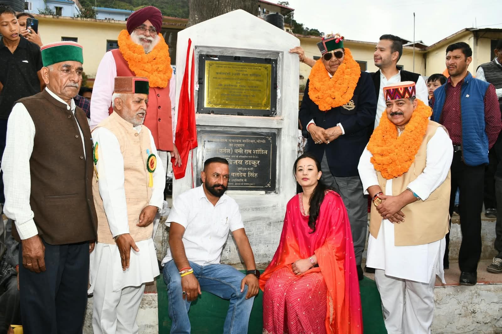 सोलन के नौणी में आयोजित किसान मेले के दौरान जनसमस्याएं सुनते स्वास्थ्य मंत्री कर्नल डॉ. धनीराम सोलन के नौणी में आयोजित किसान मेले के दौरान जनसमस्याएं सुनते स्वास्थ्य मंत्री कर्नल डॉ. धनीराम