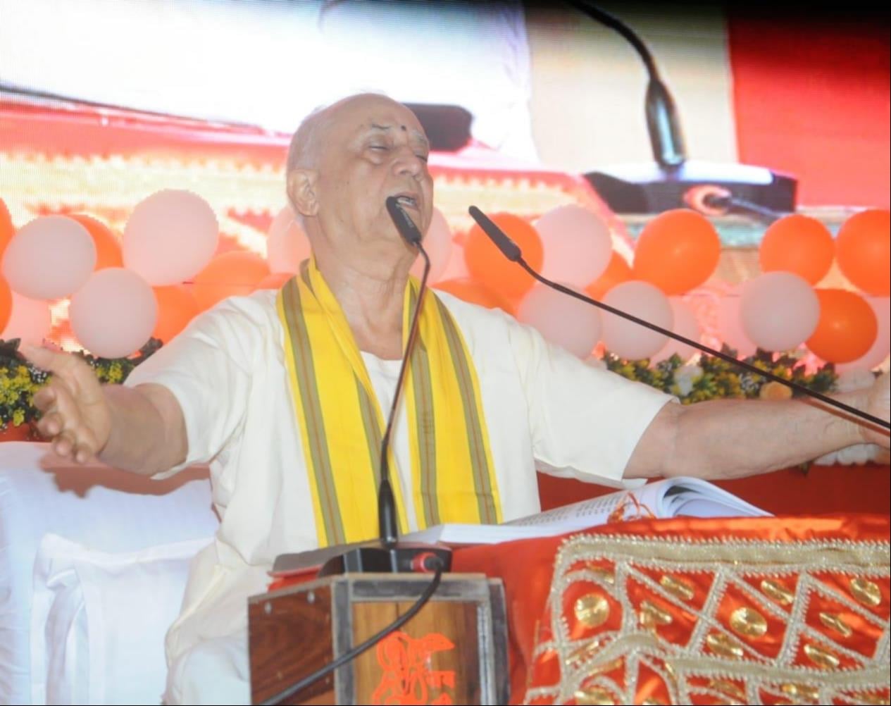 शामली में रामकथा सुनते श्रद्धालु। स्रोत आयोजक शामली में रामकथा सुनते श्रद्धालु। स्रोत आयोजक