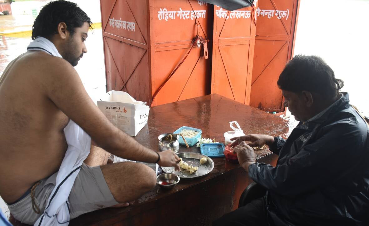 तर्पण-अन्नदान से पितृपक्ष शुरू