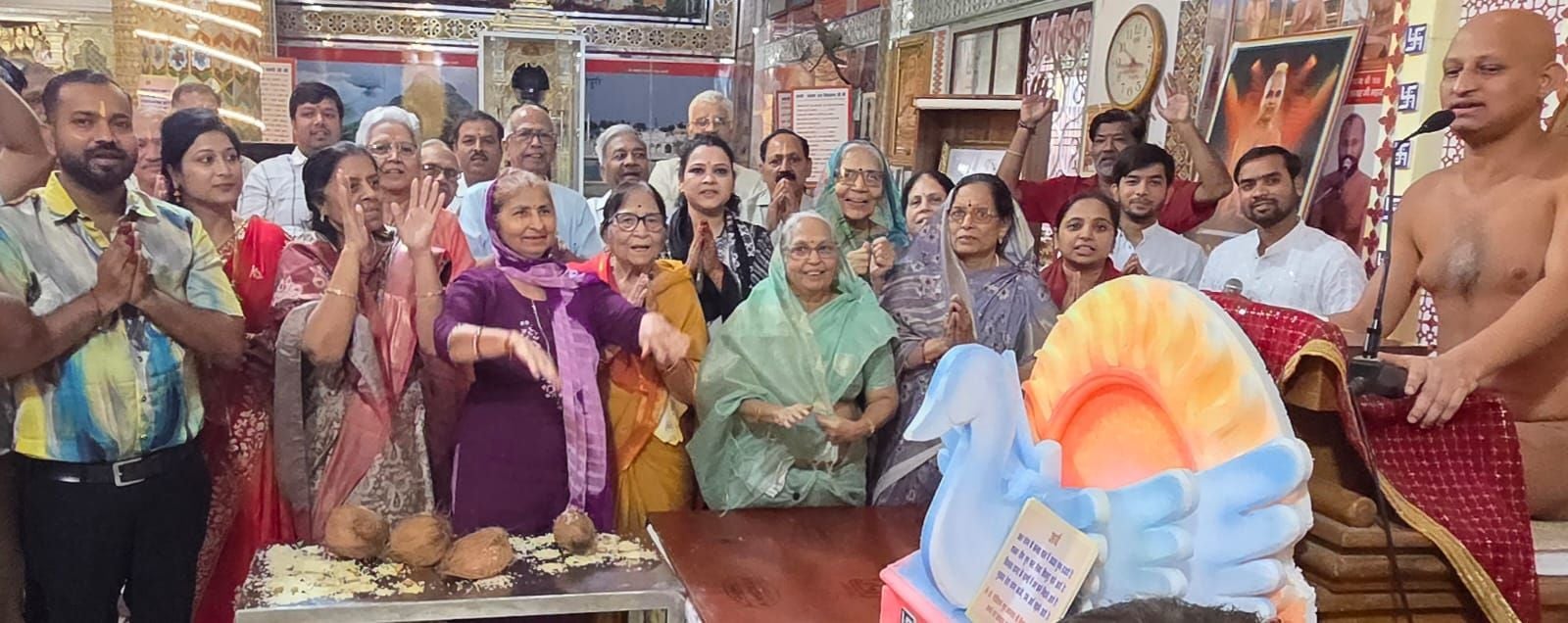 आशियाना स्थित जैन मंदिर में रविवार को क्षमावाणी पर्व श्रद्धा, भक्ति और आत्मशुद्धि के भाव के साथ