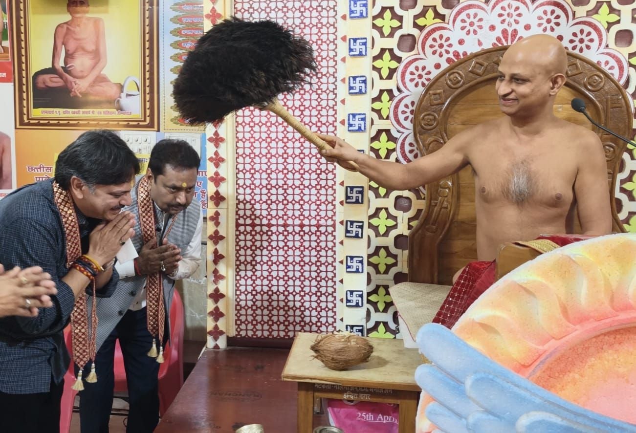 आशियाना स्थित जैन मंदिर में रविवार को क्षमावाणी पर्व श्रद्धा, भक्ति और आत्मशुद्धि के भाव के साथ