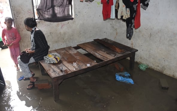 बारिश थमी पर जारी रहा मुसीबतों का सिलसिला बारिश थमी पर जारी रहा मुसीबतों का सिलसिला